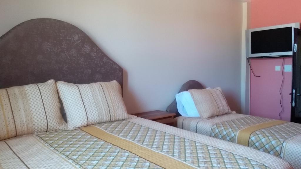 Hotel Tropik Leadonna مونتيغو باي المظهر الخارجي الصورة