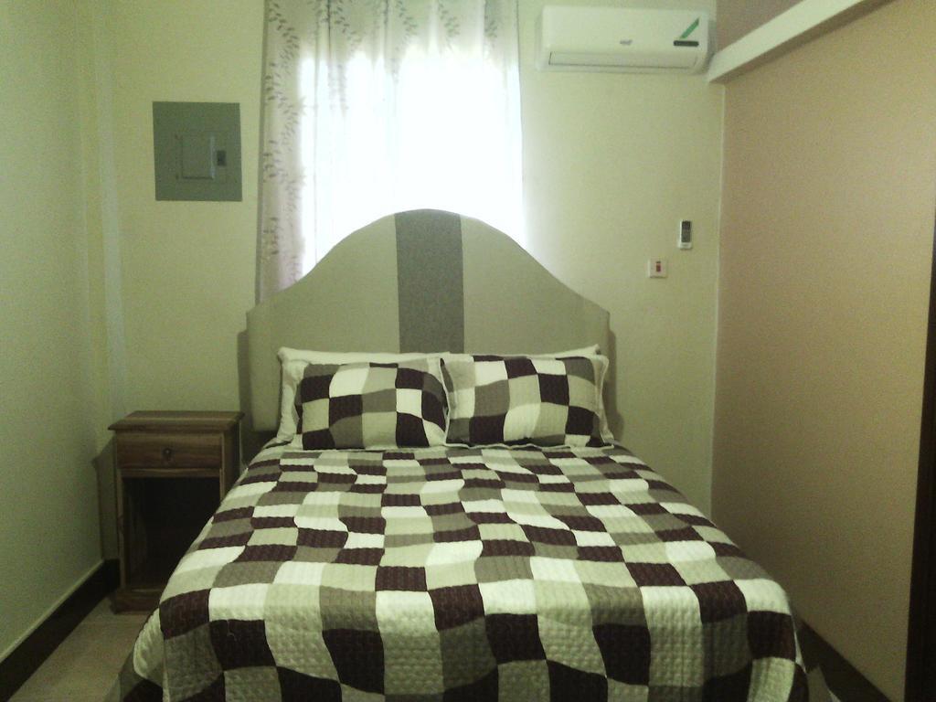 Hotel Tropik Leadonna مونتيغو باي الغرفة الصورة